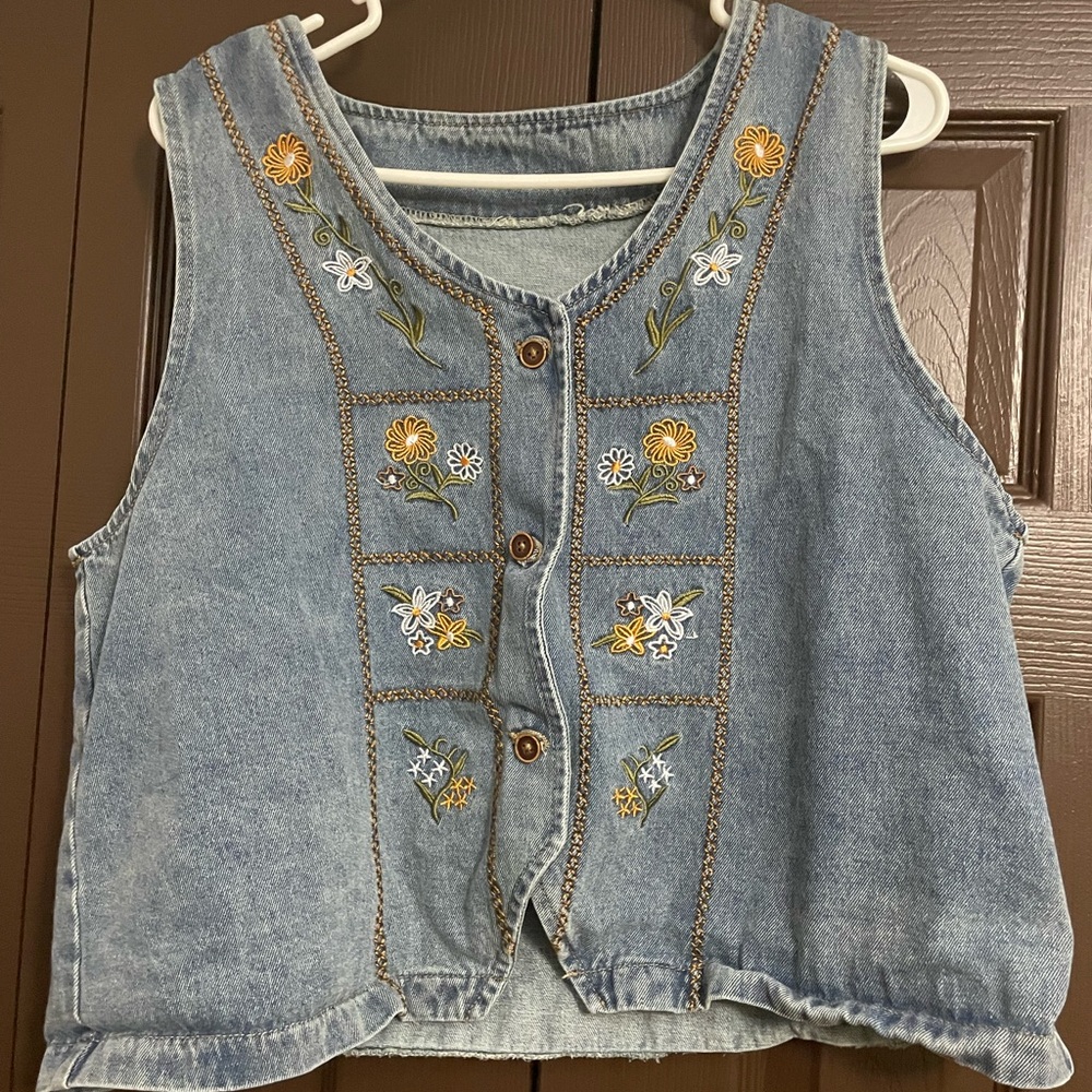 Embroidered Denim Button-Front Vest — Yellow & White Floral